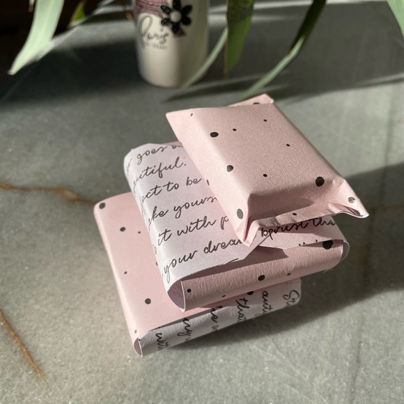 Lavender Geranium Shea Face Bars (2 rounds+1 Rectangle travel size, 3.5oz total) - Picture 4 of 11